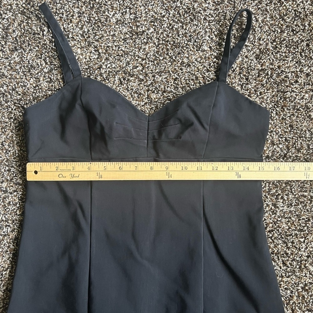 Express Elegant Black Midi Dress with Ruffle Detail - Picture 6 of 8